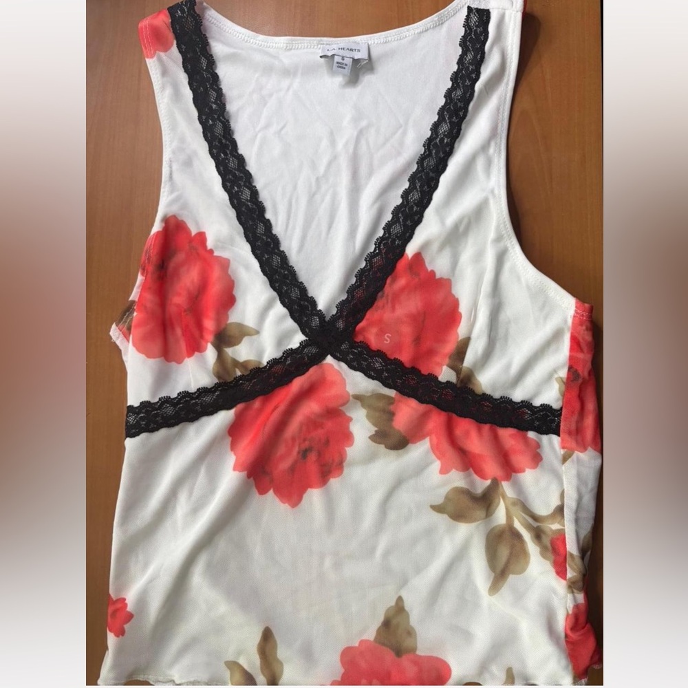 La Hearts White and Red Wrap Sleeveless Tank Top